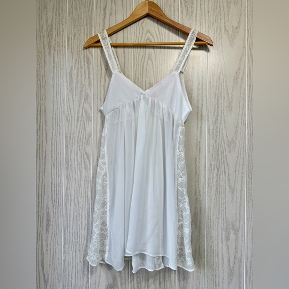 Oscar de la Renta Pink Label Sleepwear WHITE  Size M EUC - Picture 3 of 3